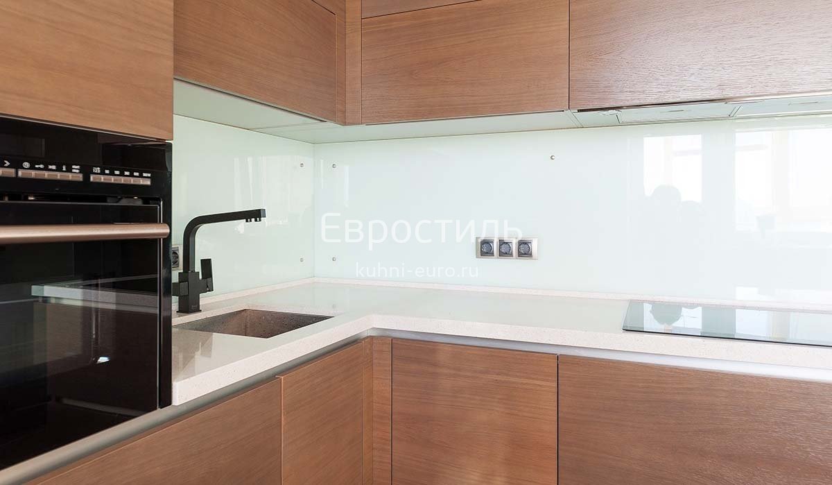 Кухня Лана